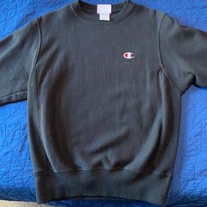 Men’s Champion sweatshirt size XS in black.  Could fit boys size large or XL.